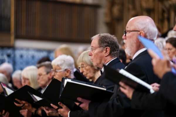2026-10-11_w_Lichtblick (24) Bochum, 11.10.2026, die Stadtkantorei in der Propsteikirche St. Peter und Paul - Zoltán Kodály: Laudes Organi und Maurice Duruflé: Requiem. Mit George F. Warren (Orgel) und Irene Carpentier (Sopran) unter der Leitung von Mechthild Jaskulsky | F o t o : V o l k e r W i c i o k