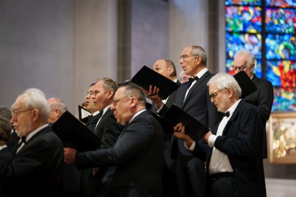2026-10-11_w_Lichtblick (25) Bochum, 11.10.2026, die Stadtkantorei in der Propsteikirche St. Peter und Paul - Zoltán Kodály: Laudes Organi und Maurice Duruflé: Requiem. Mit George F. Warren (Orgel) und Irene Carpentier (Sopran) unter der Leitung von Mechthild Jaskulsky | F o t o : V o l k e r W i c i o k