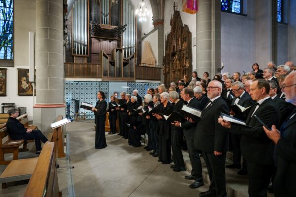 2026-10-11_w_Lichtblick (26) Bochum, 11.10.2026, die Stadtkantorei in der Propsteikirche St. Peter und Paul - Zoltán Kodály: Laudes Organi und Maurice Duruflé: Requiem. Mit George F. Warren (Orgel) und Irene Carpentier (Sopran) unter der Leitung von Mechthild Jaskulsky | F o t o : V o l k e r W i c i o k