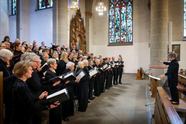 2026-10-11_w_Lichtblick (9) Bochum, 11.10.2026, die Stadtkantorei in der Propsteikirche St. Peter und Paul - Zoltán Kodály: Laudes Organi und Maurice Duruflé: Requiem. Mit George F. Warren (Orgel) und Irene Carpentier (Sopran) unter der Leitung von Mechthild Jaskulsky | F o t o : V o l k e r W i c i o k